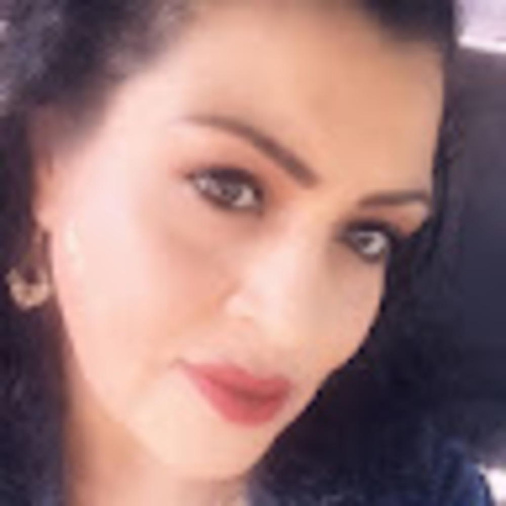 Meet your Posher, Adriana
